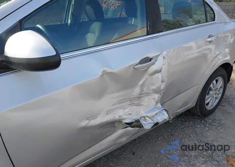 2015 Chevrolet Sonic Lt Auto из США, поврежденный, VIN 1G1JC5SG6F4143354